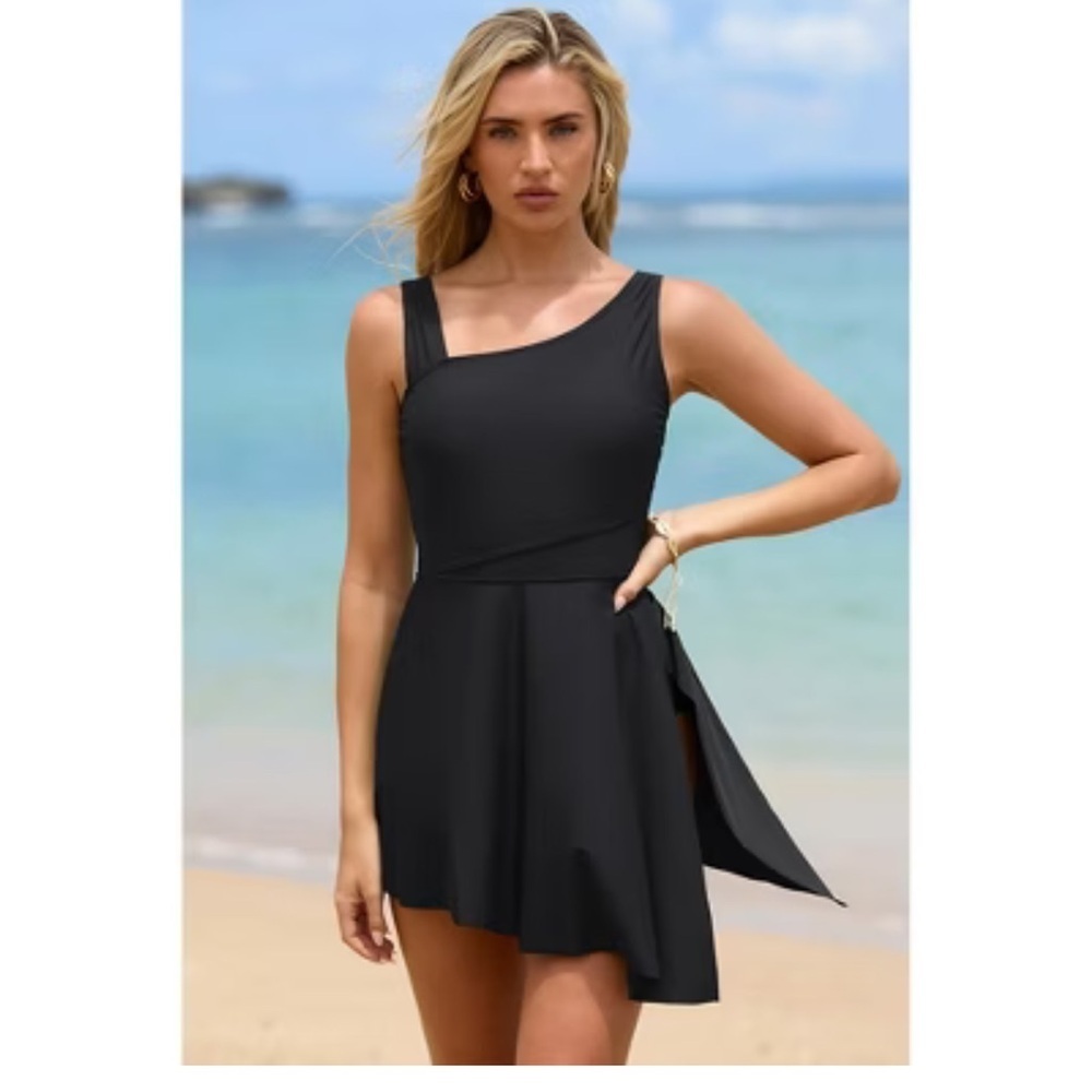 NWT!!  Charmo ladies Asymetrical Skirt swimsuit, black and size medium Vacay